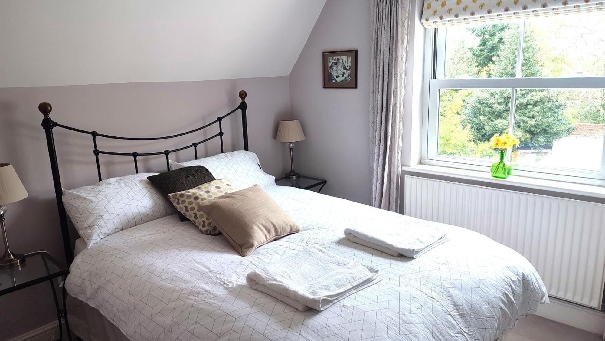 3 Bedroom Cottage In Sunninghill, Ascot Exterior photo